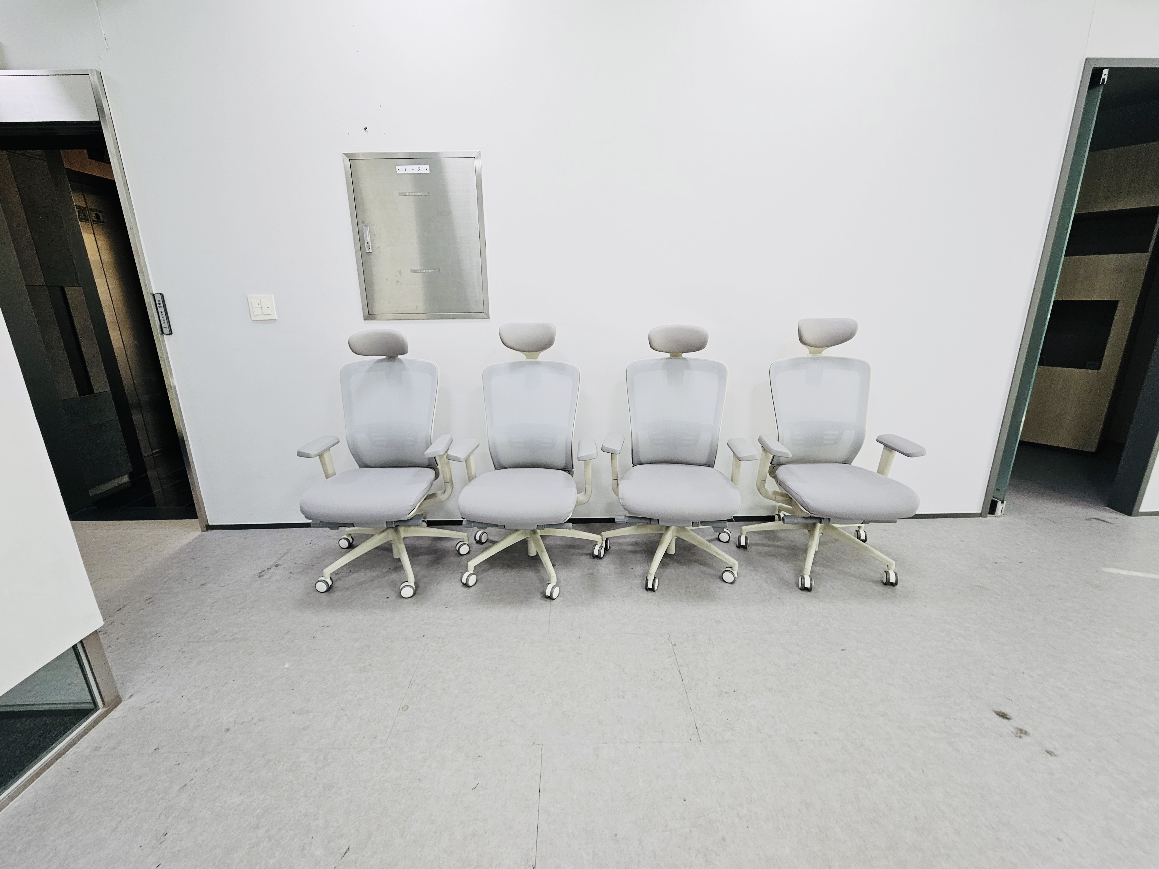 코아스메쉬 의자